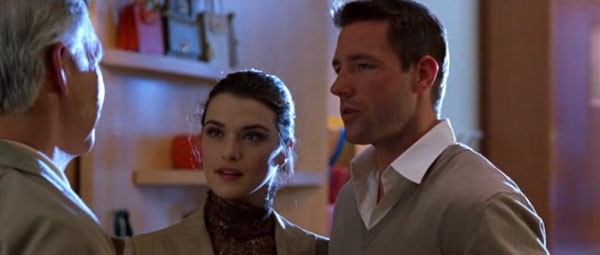 Lily and her &acute;fianc�&acute; Jake pulling a con at the jewelery